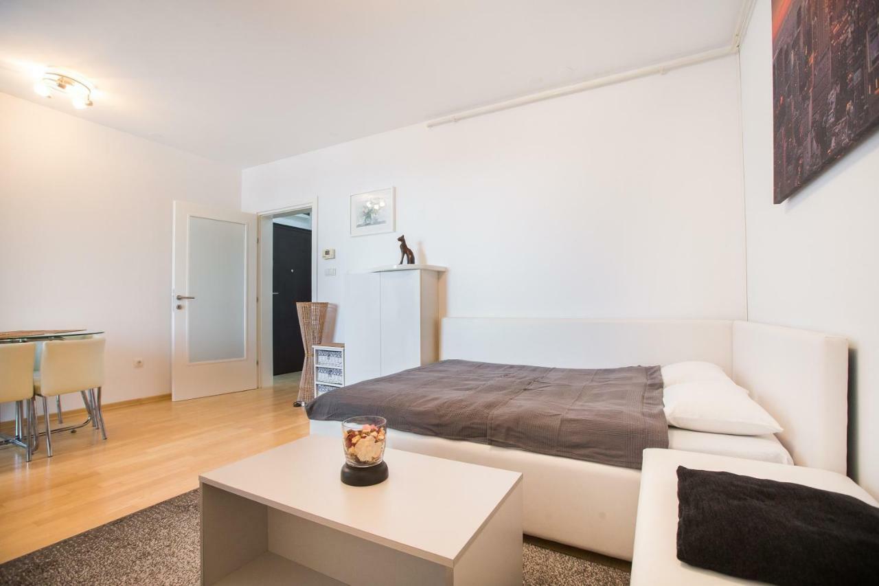 Cozy & Modern Studio With Balcony Zagreb Luaran gambar