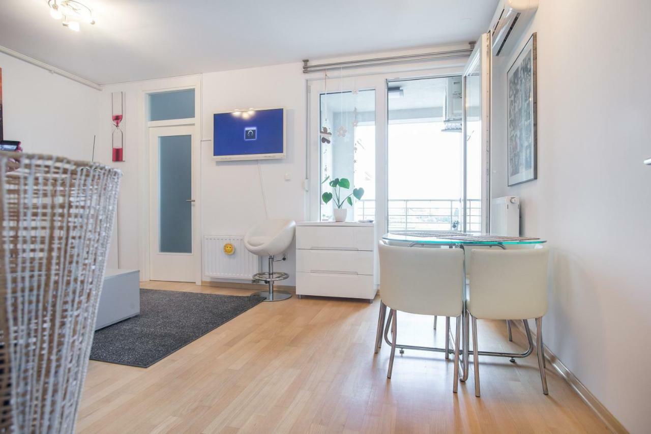 Cozy & Modern Studio With Balcony Zagreb Luaran gambar